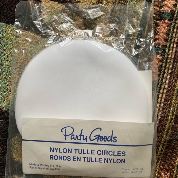 Round Tulle - Picture 2 of 3